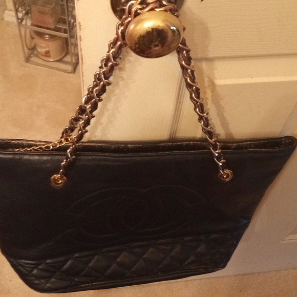 Purse Chanel, Large authentic???? - Picture 8 of 8